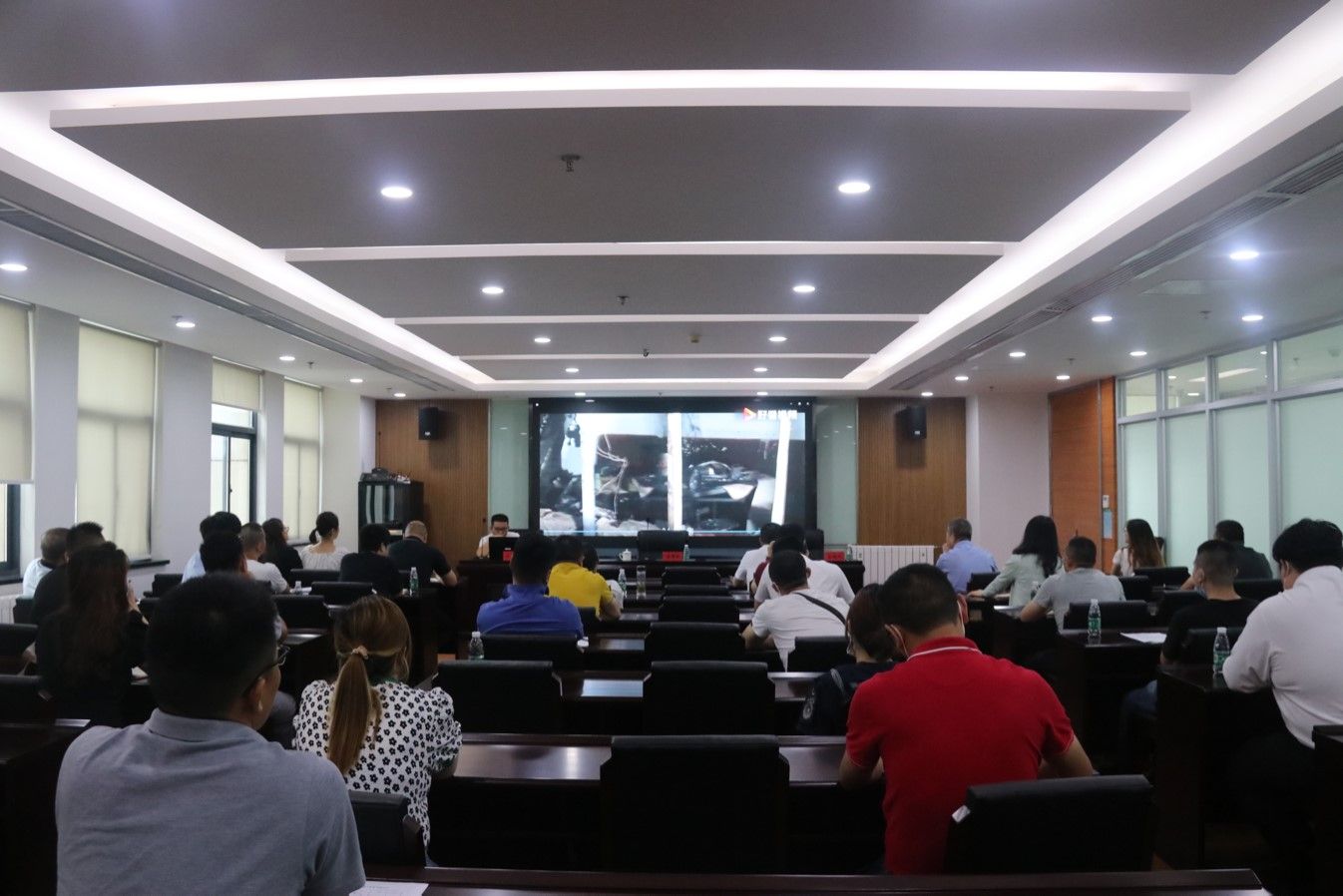 筑牢防地  守牢底线 1396me皇家世界集团召开谋划性资产专题清静生产事情会