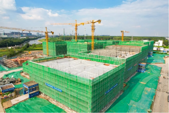 浦仪公路旁，竖起工业新地标