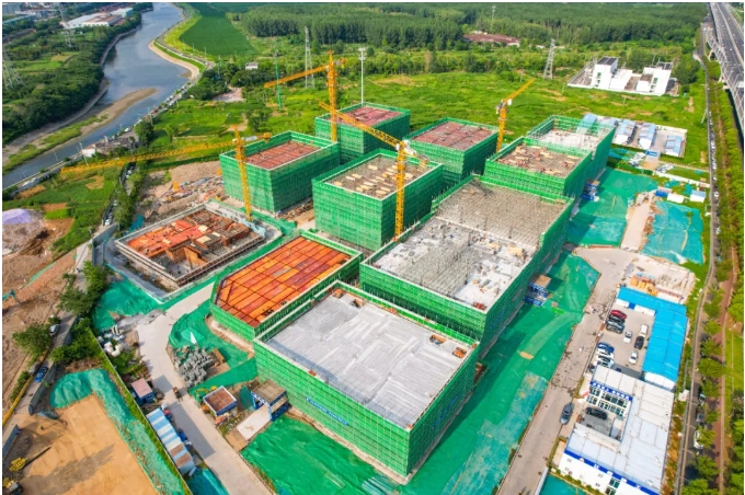 浦仪公路旁，竖起工业新地标